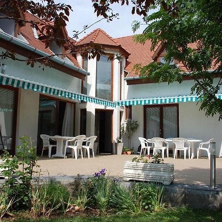 Emil Porta Hotel Balatongyörök Екстериор снимка