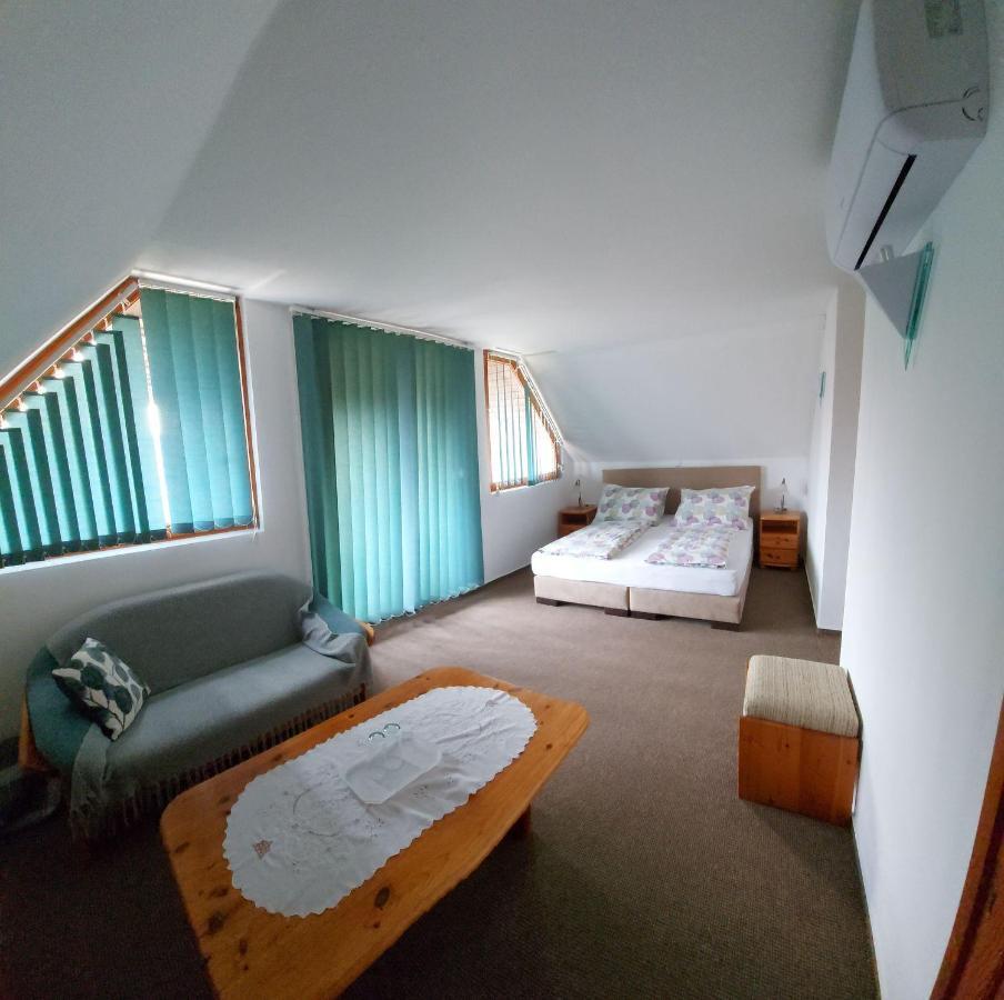 Emil Porta Hotel Balatongyörök Екстериор снимка