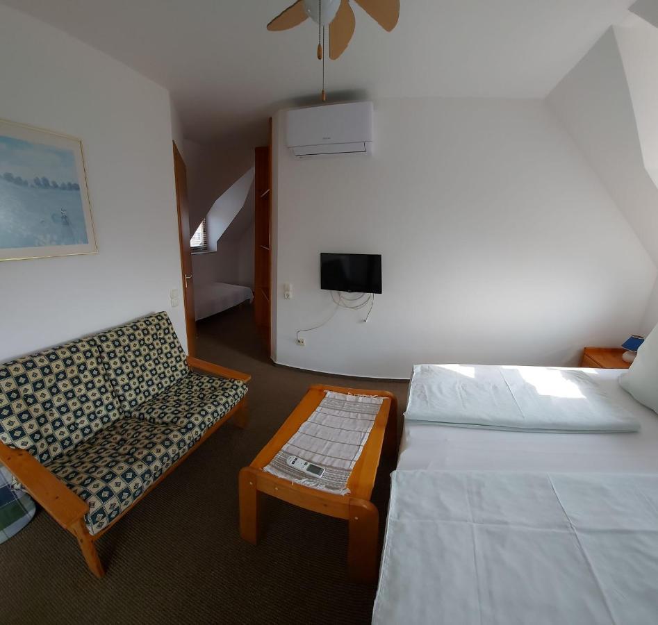 Emil Porta Hotel Balatongyörök Екстериор снимка