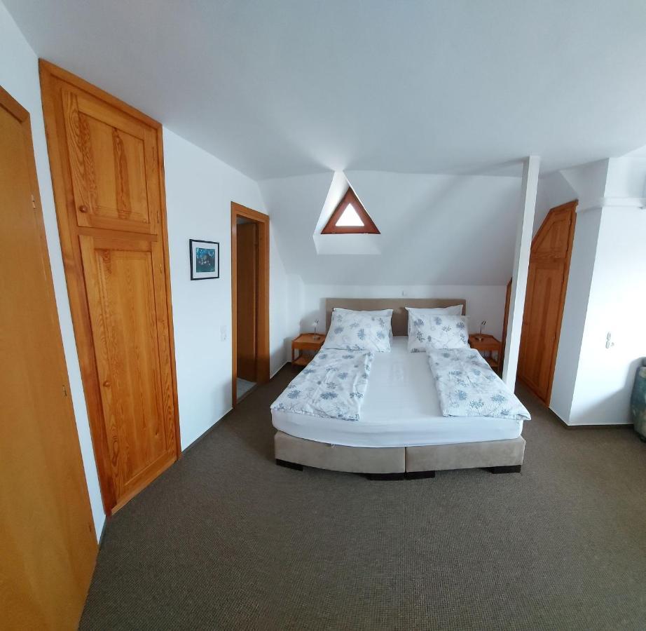 Emil Porta Hotel Balatongyörök Екстериор снимка