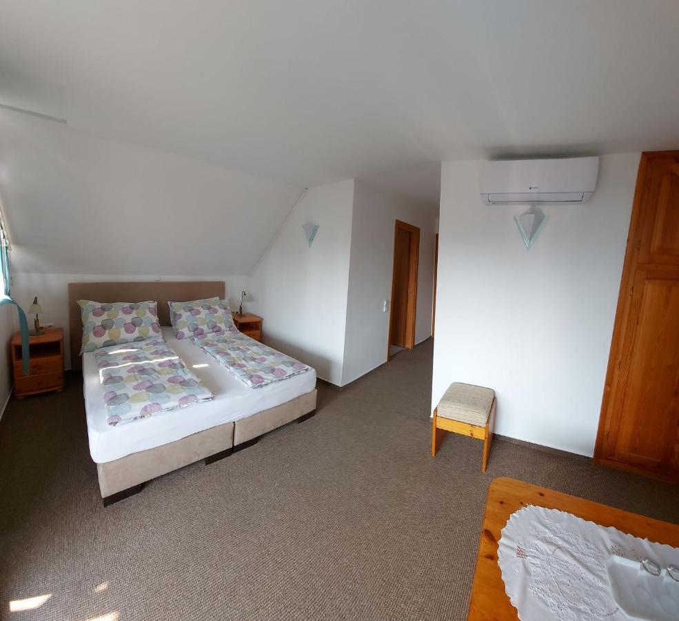 Emil Porta Hotel Balatongyörök Екстериор снимка