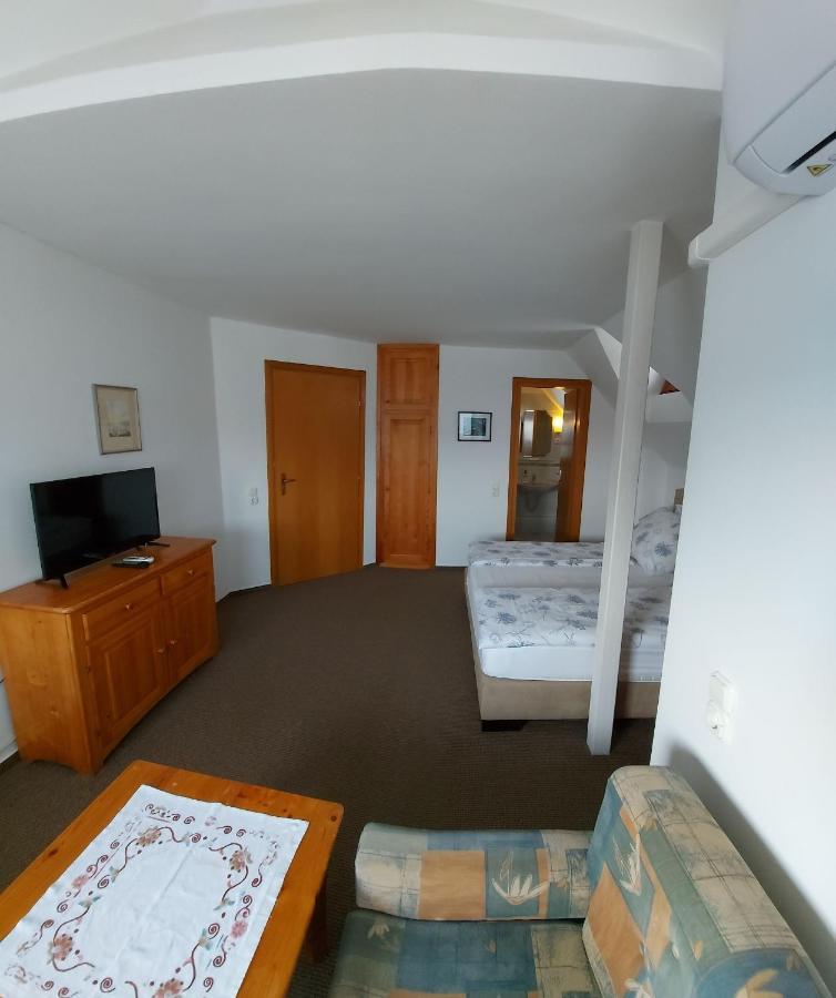 Emil Porta Hotel Balatongyörök Екстериор снимка